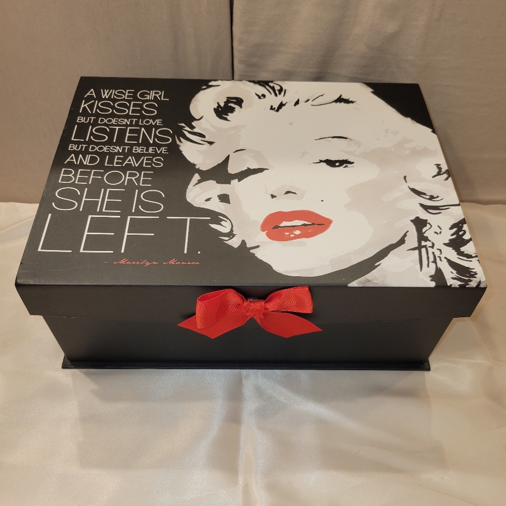 GUC Marilyn Monroe keepsake box - Picture 2 of 4